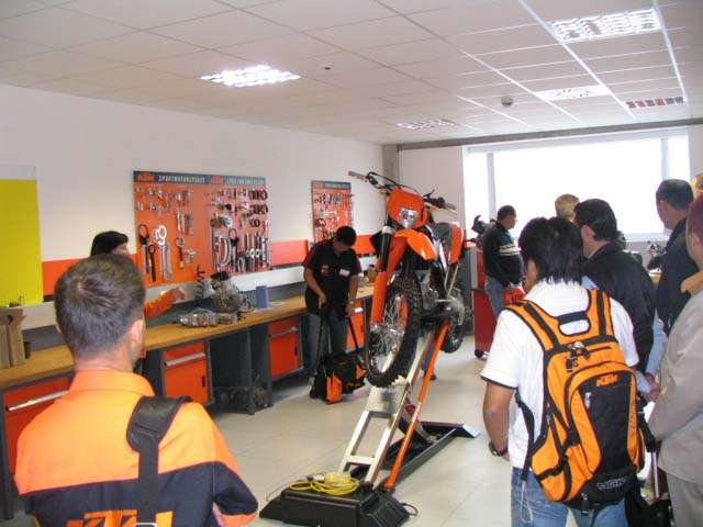 ביקור במפעל KTM