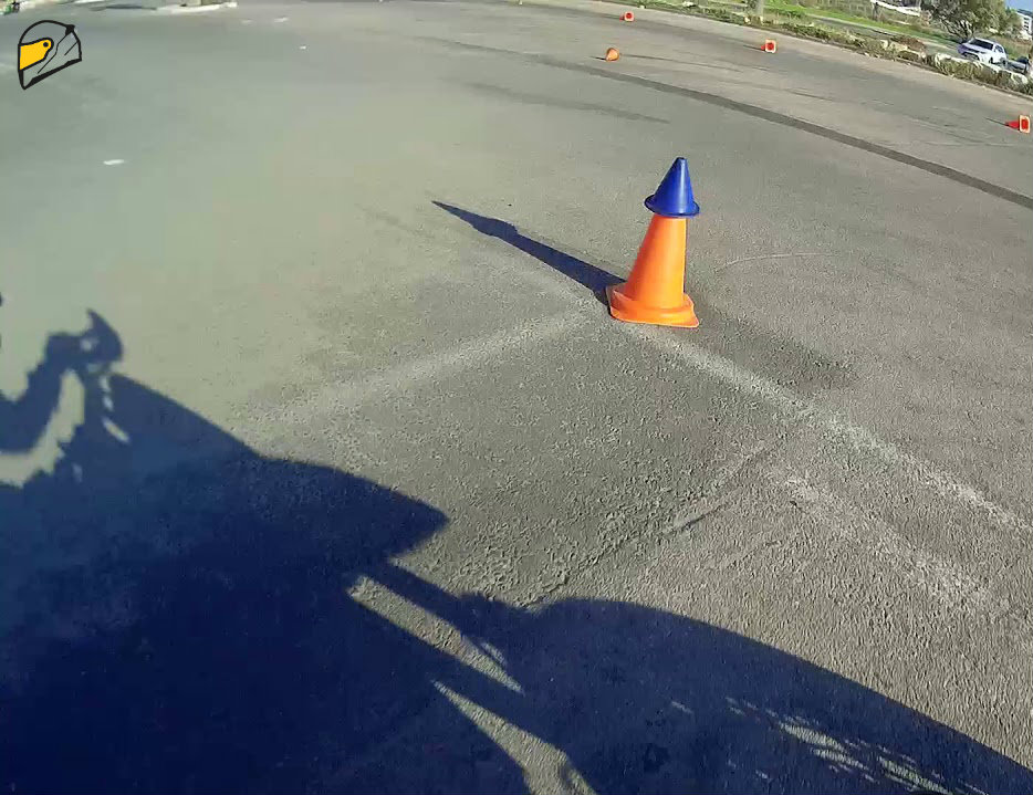 טיפ רכיבה: קונוסים על הכביש ורוכב האופנוע
