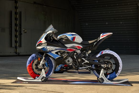 ב.מ.וו מציגה ל-2021: M1000RR