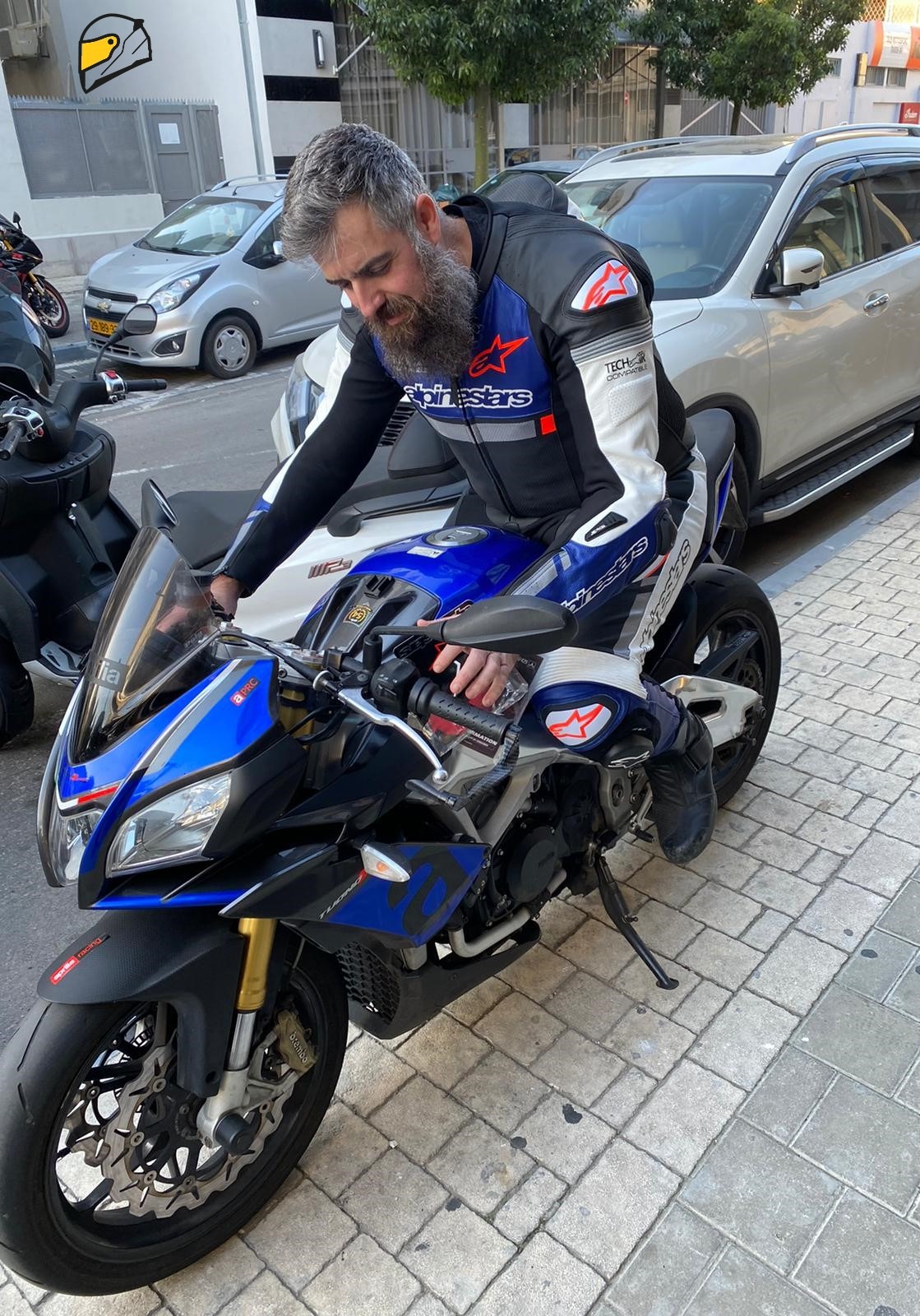מסלול והחלקה – כרית אוויר וחליפת הרכיבה