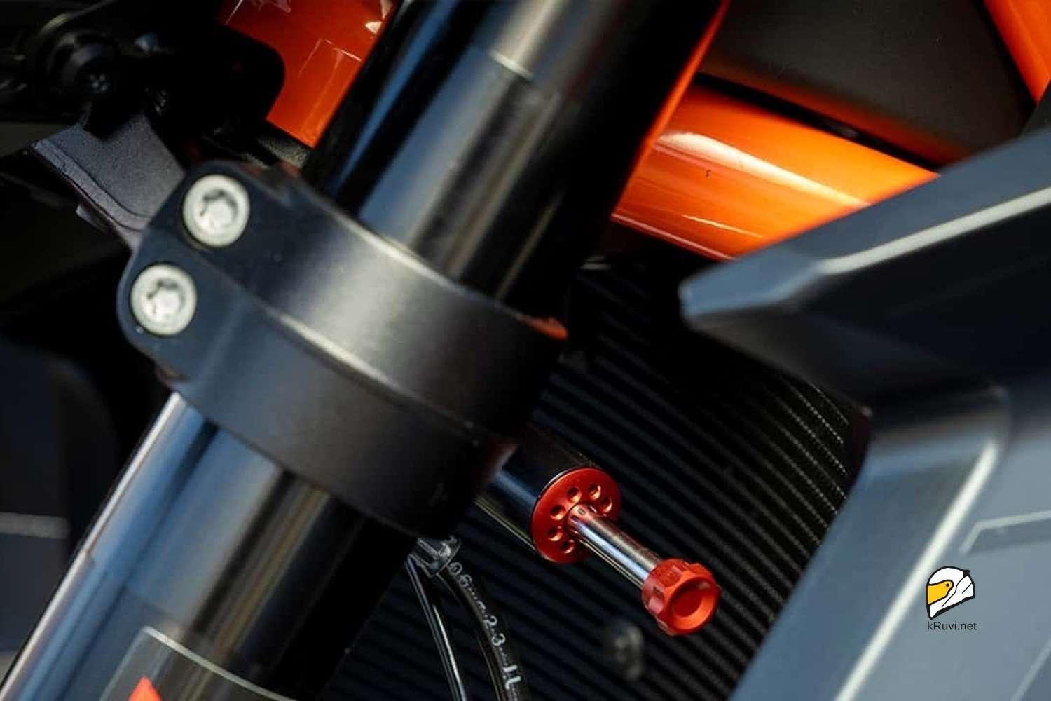 ריקול חדש בק.ט.מ למשכך ההיגוי מקטלוג ה-PowerParts לדגמי Super Duke